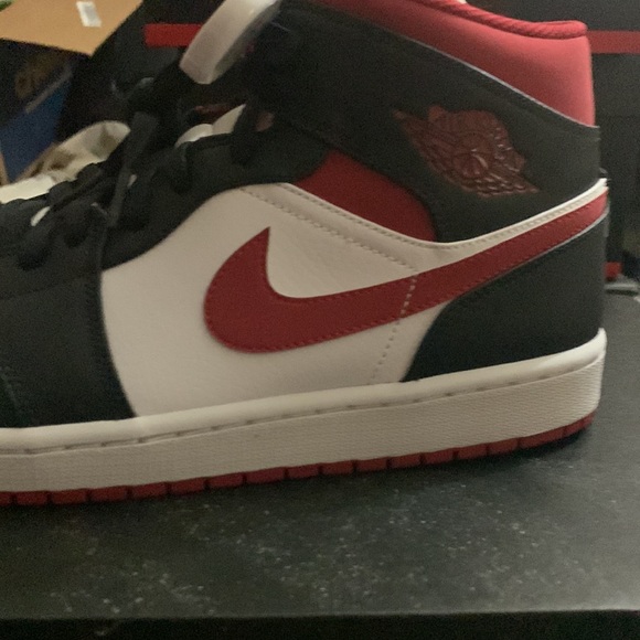 Air Jordan 1 - Mid - Picture 3 of 4
